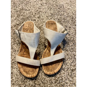 Women's White Shimmer Sandals Size 7.5